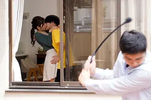 Nếu anh không chịch với em, em sẽ mách má anh sờ vú khi em đang ngủ