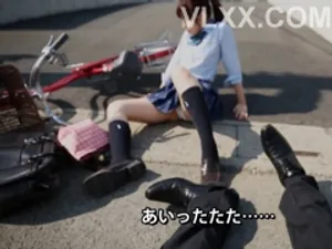 Nhìn cảnh tình yêu đích thực qua khe cửa sổ. Hai người hàng xóm sống chung với nhau và cặp đôi này đang quan hệ tình dục. Người đẹp này chơi rất giỏi. Đầu tiên là chà xát, sau đó liếm, rồi cởi bỏ quần áo. Người phụ nữ ở trên và niềm đam mê đang dâng trào.