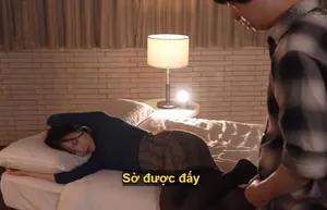 Quản lý say xỉn vào nhà trọ lột đồ ra ngủ như ở nhà khiến cậu nhân viên nứng